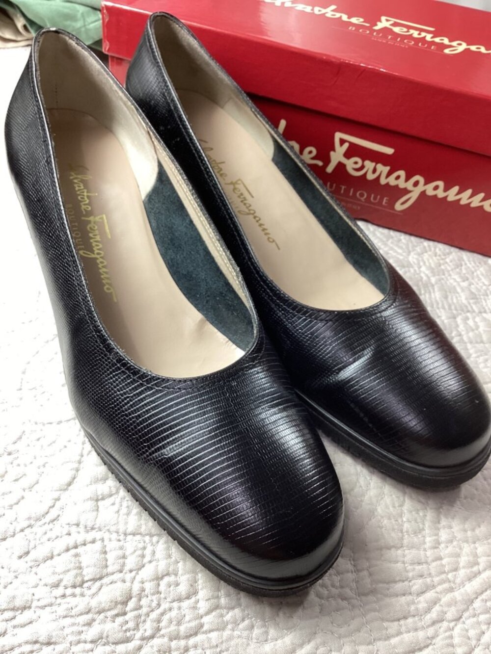 Salvatore Ferragamo Donnina Italian Womens Black Leather Shoes*Pumps*Size 8*NIB
